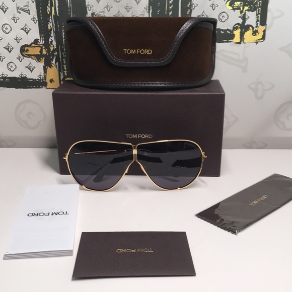 NEW AUTHENTIC Tom Ford Gold and Black Women\'s Sunglasses TF1158 30A main image 8